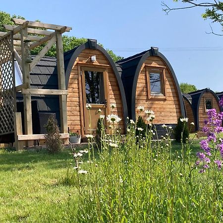 Hotel Rabbit Glamping Pod School House Farm à Leighton  Extérieur photo