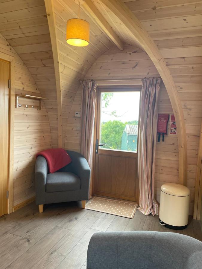 Hotel Rabbit Glamping Pod School House Farm à Leighton  Extérieur photo